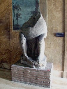 Figur des Thoth im Vatikanischen Museum. Der sogenannte Cacco von Santo Stefano.